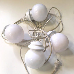 4 grote bollen met witte LED-Lampen €10,00